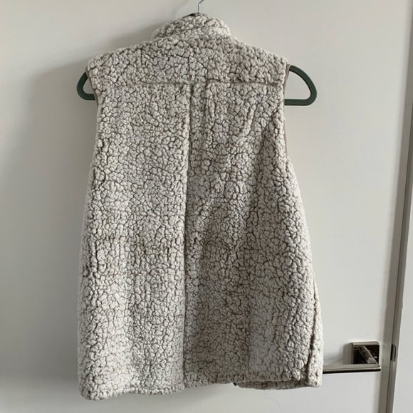 Zip up vest - Picture 2 of 2